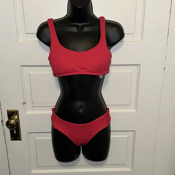 Host Pick ✨ Becca Two-Piece Swim - Picture 2 of 9